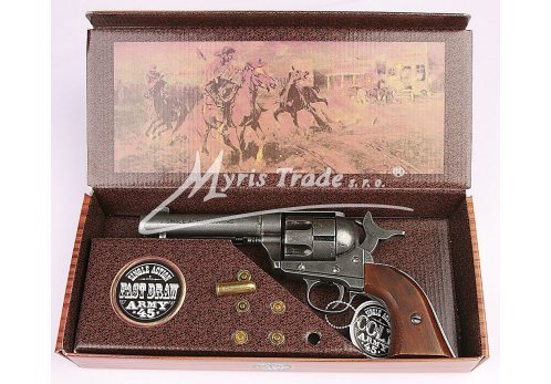 kolt s dřevěnou pažbou