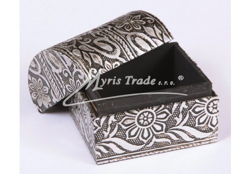 tepaná stříbrná truhlička 7,5 x 6 x 6,5