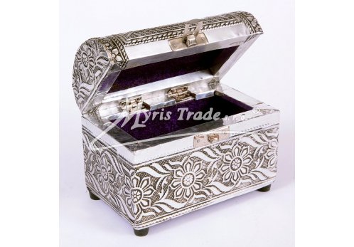 tepaná stříbrná truhla 12 x 8 x 10