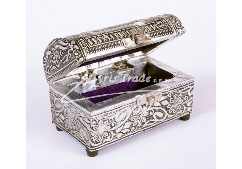 tepaná stříbrná truhla 12,5 x 7,5 x 8