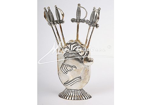 napichovátka - štít, šavličky