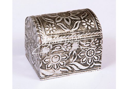 tepaná stříbrná truhlička 7,5 x 7,5 x 4