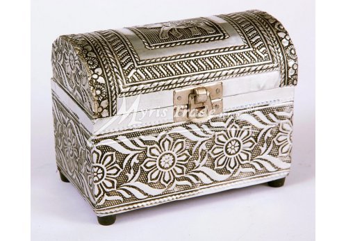 tepaná stříbrná truhla 12 x 8 x 10