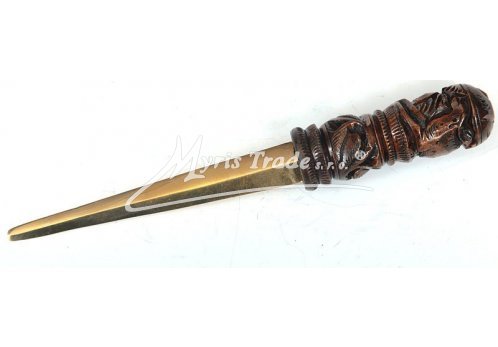 dřevěný otvírač na dopisy