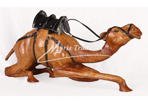 střední velbloud sedící - 30 cm