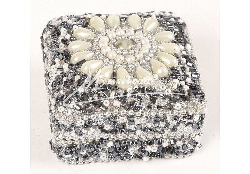 čtvercová krabička, černá - 5,5 x 5,5 cm