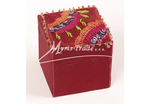saténová krabička, tmavě červená (bordo) - 5 x 5 cm