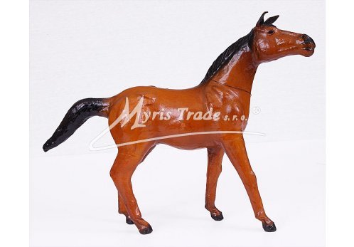 střední kůň hnědý bez sedla - 30 cm