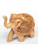 slon světlý, bohatě vyřezávaný  13 cm