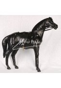 střední kůň černý se sedlem - 30 cm