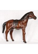 střední kůň hnědý se sedlem - 30 cm
