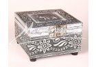 tepaná stříbrná krabička