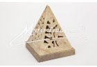svícen - pyramida